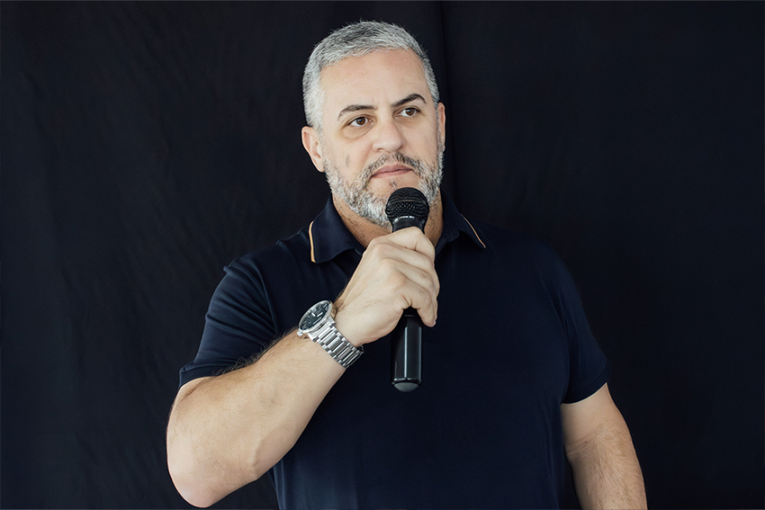 GUSTAVO POSADA