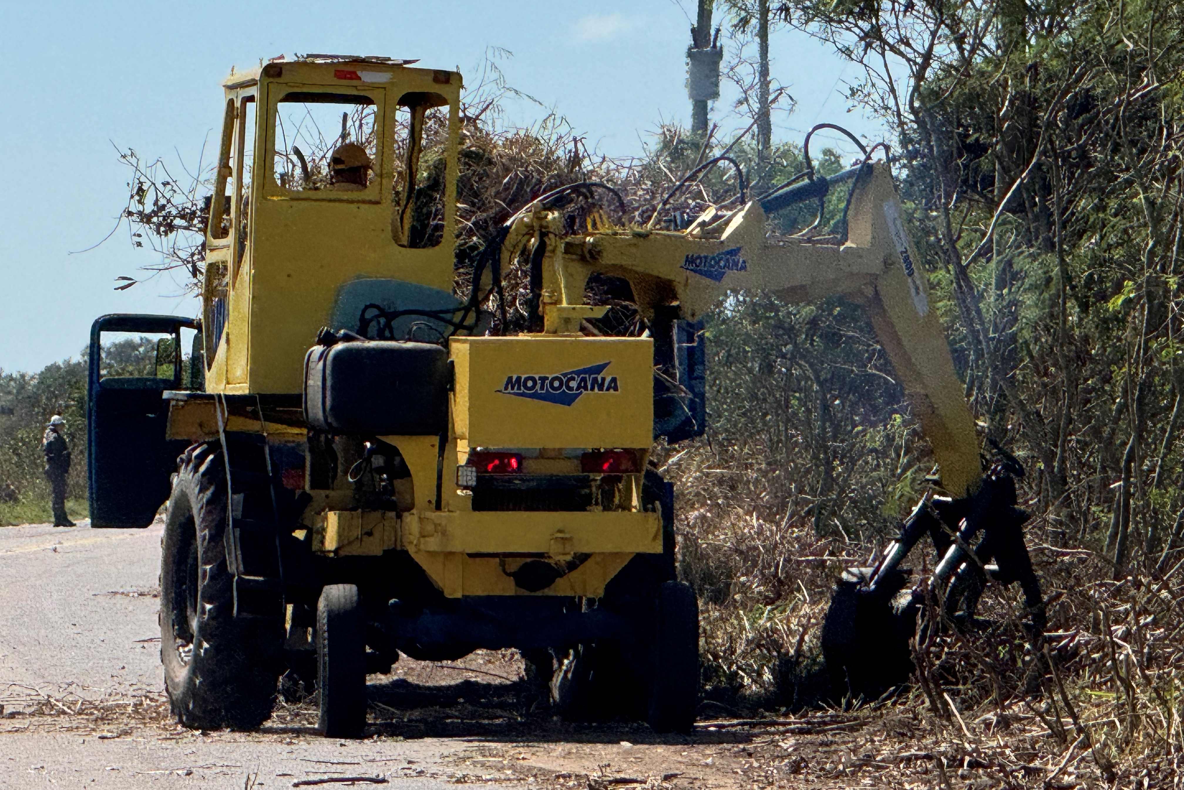 LIMPEZA RJ 196 CORPO