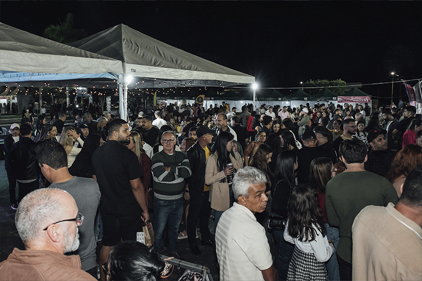 POVO NA FEIRA