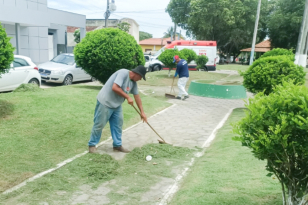 Prefeitura inicia ação intensiva de limpeza pública em todo o município