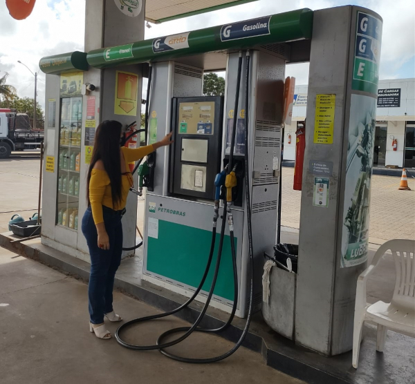 Procon-SFI intensifica monitoramento do preço da gasolina após Petrobras anunciar redução nas refinarias