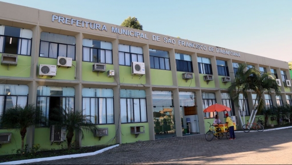 Prefeitura decreta ponto facultativo nos dias 12, 15 e 17