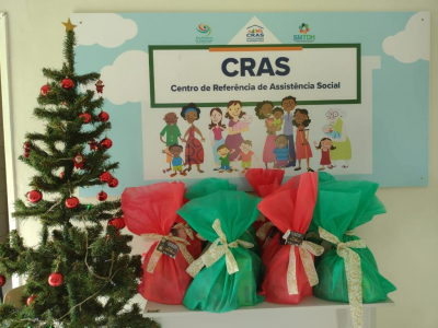 Kits de Natal para famílias acompanhadas pelo Cras e o Creas