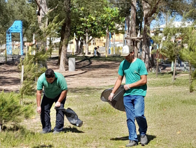 Mutirão pelo Dia Mundial de Limpeza de Praias recolhe 32 sacolas de lixo no litoral