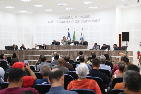Prefeita participa da abertura do ano legislativo