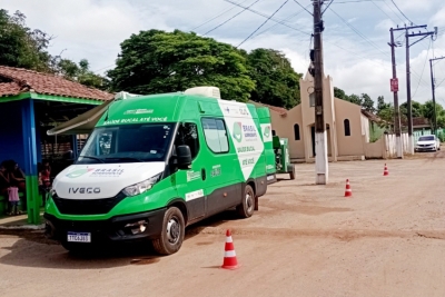 Moradores de Santo Amaro recebem atendimentos no Odontomóvel pela primeira vez