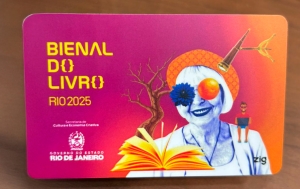 Educação adquire livros para biblioteca municipal durante Bienal no Rio