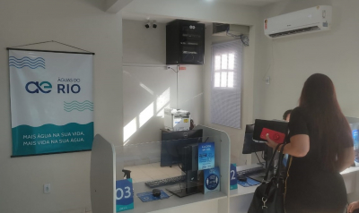 Após cobrança do Procon-SFI, Águas do Rio explica cor escura da água   