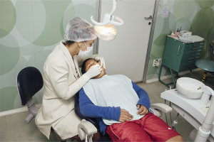 Atendimento odontológico para crianças em 15 unidades de saúde de SFI