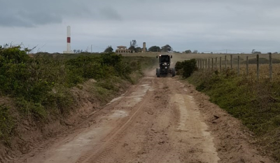 Prefeitura realiza patrolamento e poda de árvores na estrada Lagoa Doce-Barra do Itabapoana