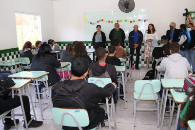 Alunos de SFI recebem visita de engenheiro da Nasa