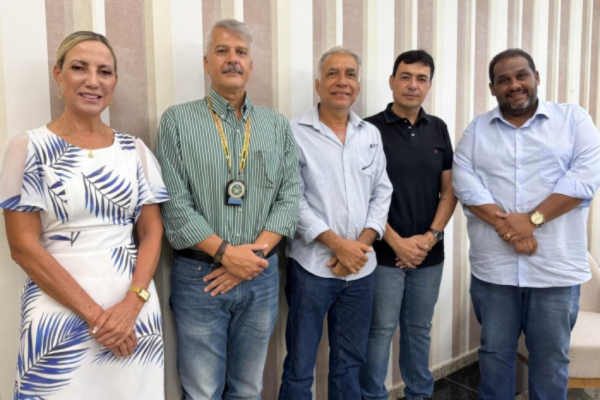 Prefeita Yara Cinthia firma parceria com IML de Campos