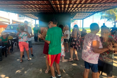 Idosos ganham tarde de recreação em Manguinhos