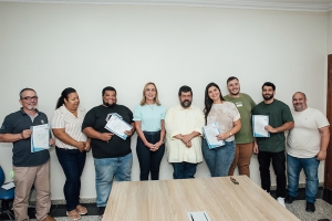 Prefeitura entrega quiosques em Santa Clara e Guaxindiba