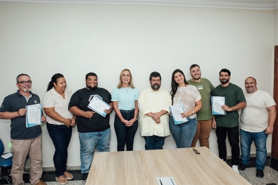 Prefeitura entrega quiosques em Santa Clara e Guaxindiba