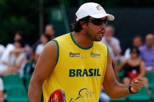 Gui Prata participa de clínica de beach tennis em Santa Clara neste domingo (08/02)