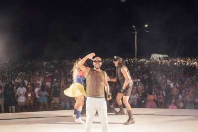 Domingo de carnaval com shows lotados em SFI