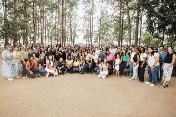 Prefeitura homenageia mulheres com café da manhã especial
