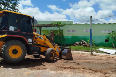 Prefeitura realiza limpeza no Centro de Fisioterapia