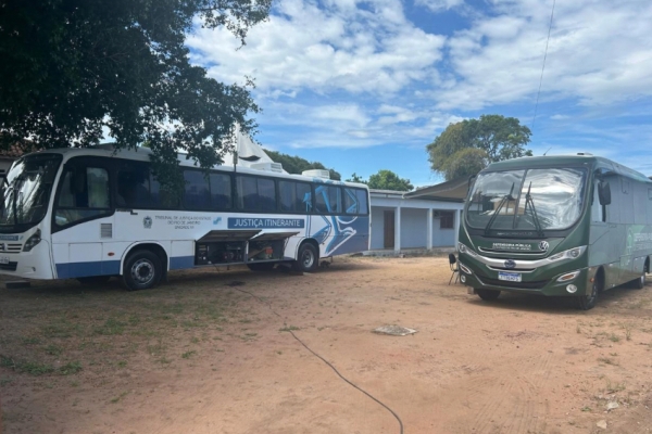Justiça Itinerante passa a contar com dois ônibus para agilizar os atendimentos na Praça João Pessoa.