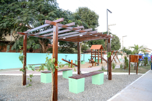 Prefeita entrega três obras do projeto “Praça Para Todos”