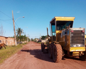 Ações de escoamento de água e recuperação de ruas em Santa Clara