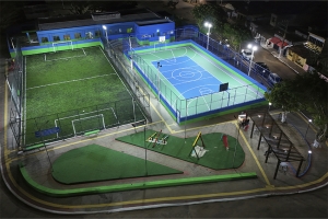 Moradores de Barra ganham quadra de grama sintética e praça revitalizada