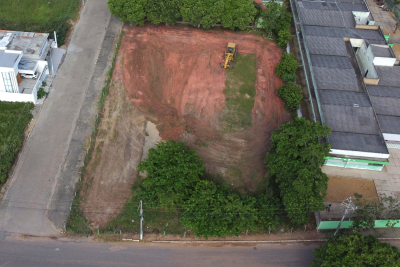 Prefeitura inicia preparação de terreno para construção de campo de futebol