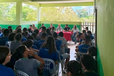 Comunidade escolar participa de reunião do Conselho Comunitário Estadual de Segurança