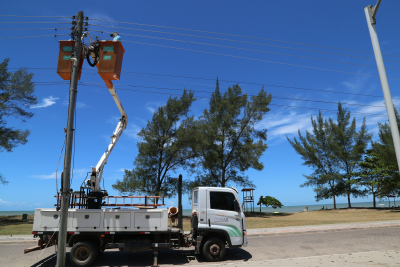Prefeitura intensifica iluminação nos locais onde terão carnaval em SFI