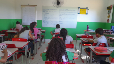 Primeira semana de volta às aulas presenciais com boa adesão na rede municipal