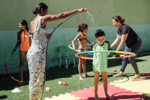 Centro de Terapias Especiais promove evento “Verão Atípico” com crianças autistas