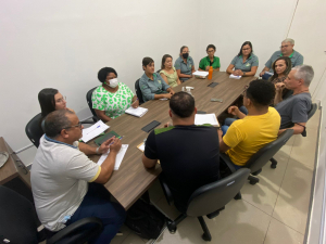 Reunião na SMEC para regularizar matrícula de crianças sem responsáveis e necessidade de mediadores escolares
