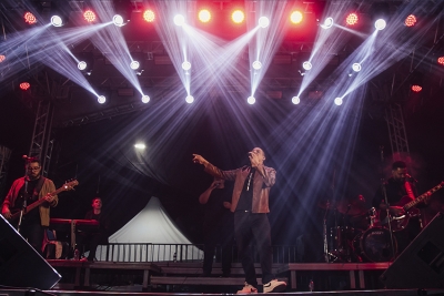 Evangelizashow com Jackson Costa encerra festa de São Pedro