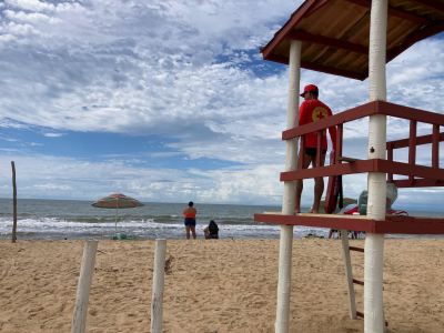 Guarda-vidas realizam trabalho importante nas praias de SFI